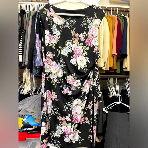 Floral Dress. Size 10. Great for Work or Church! Pretty & Stretchy!! - Picture 13 of 13